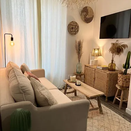 Апартаменты Tropez - Old Village - Modern & Cosy